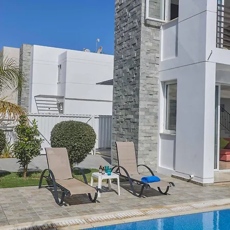 Protaras Pearl Pe17 パラリムニ