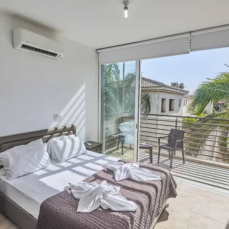 Villa Protaras Pearl 17 *